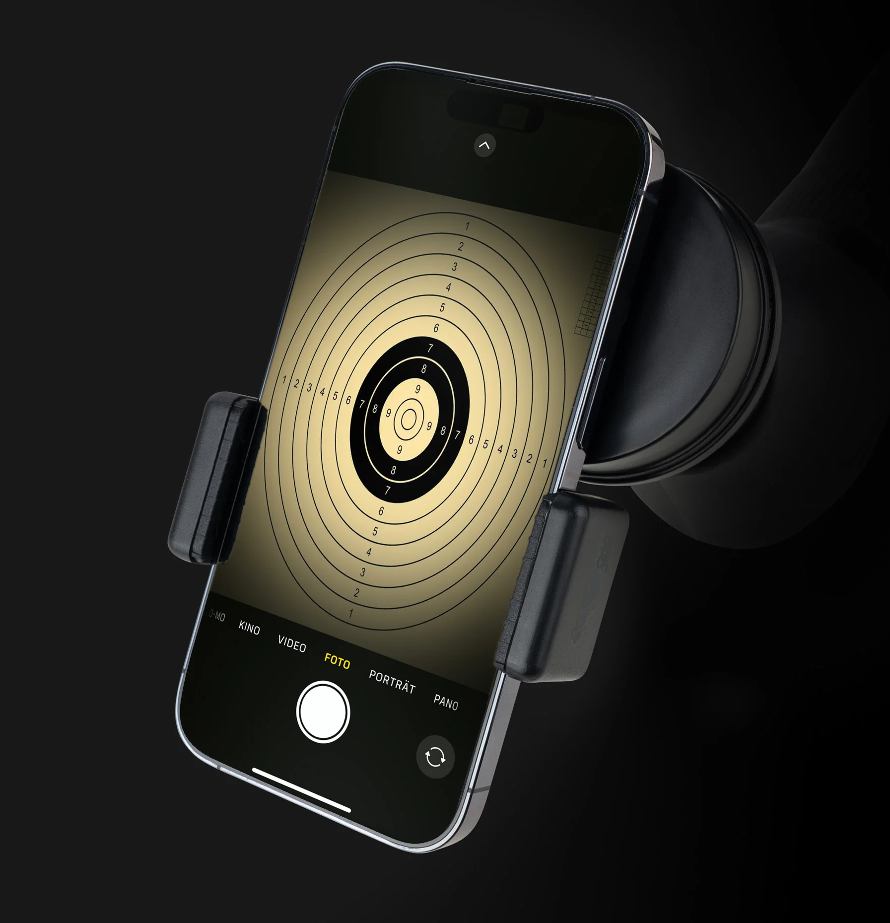 Smartphone in der Halterung am Spektiv-Okular